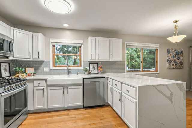5481 PARKSIDE Court, Gurnee, IL 60031