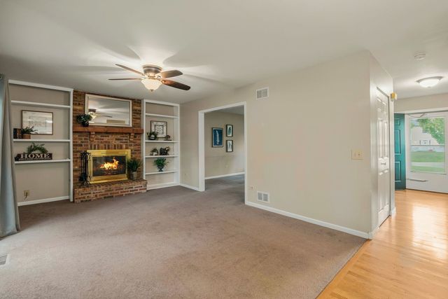 5481 PARKSIDE Court, Gurnee, IL 60031