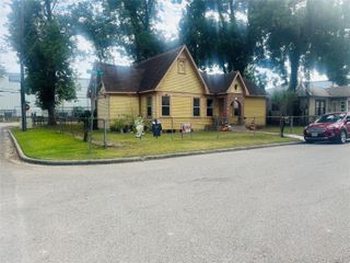 2621 Eastman Street, North Houston, TX 77009