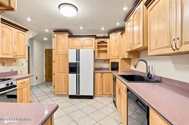 7854 Highlander Drive, Anchorage, AK 99518