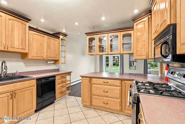 7854 Highlander Drive, Anchorage, AK 99518