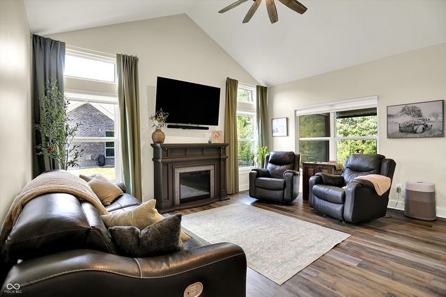 1089 Summerwood Boulevard, Greenfield, IN 46140