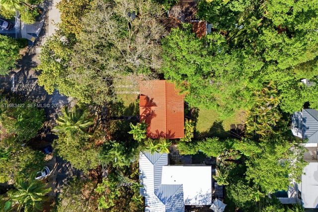 2235 Overbrook St, Miami, FL 33133