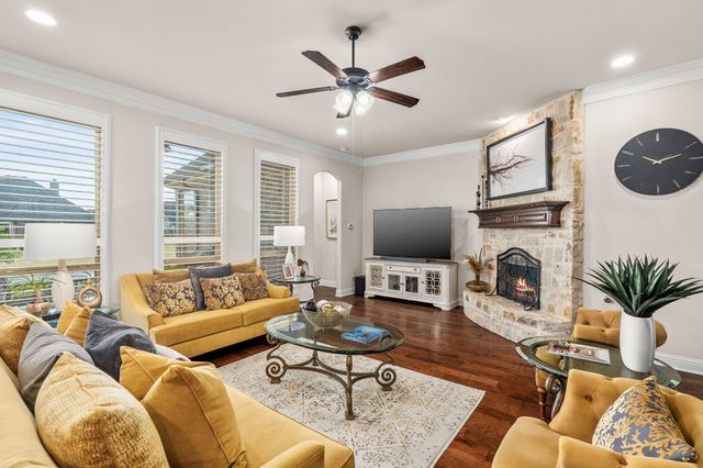 1120 Macgregor Lane, Gunter, TX 75058