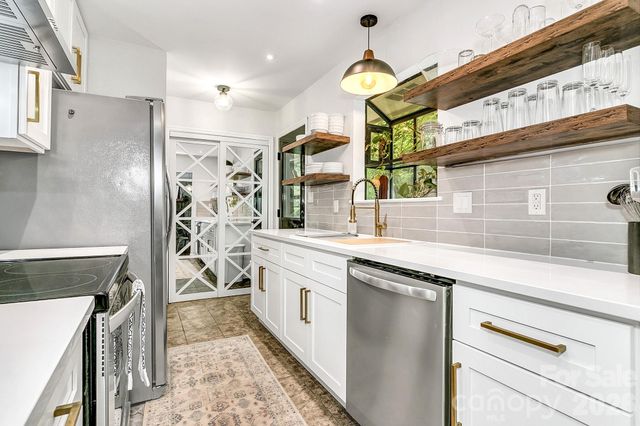 129 Melrose Court, Lake Lure, NC 28746
