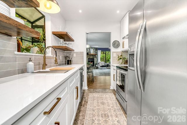 129 Melrose Court, Lake Lure, NC 28746