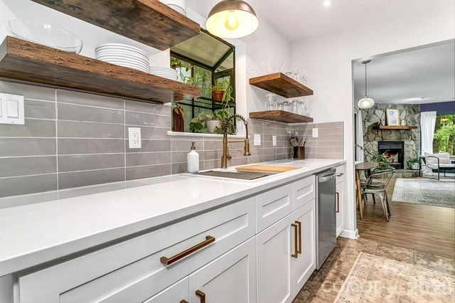 129 Melrose Court, Lake Lure, NC 28746