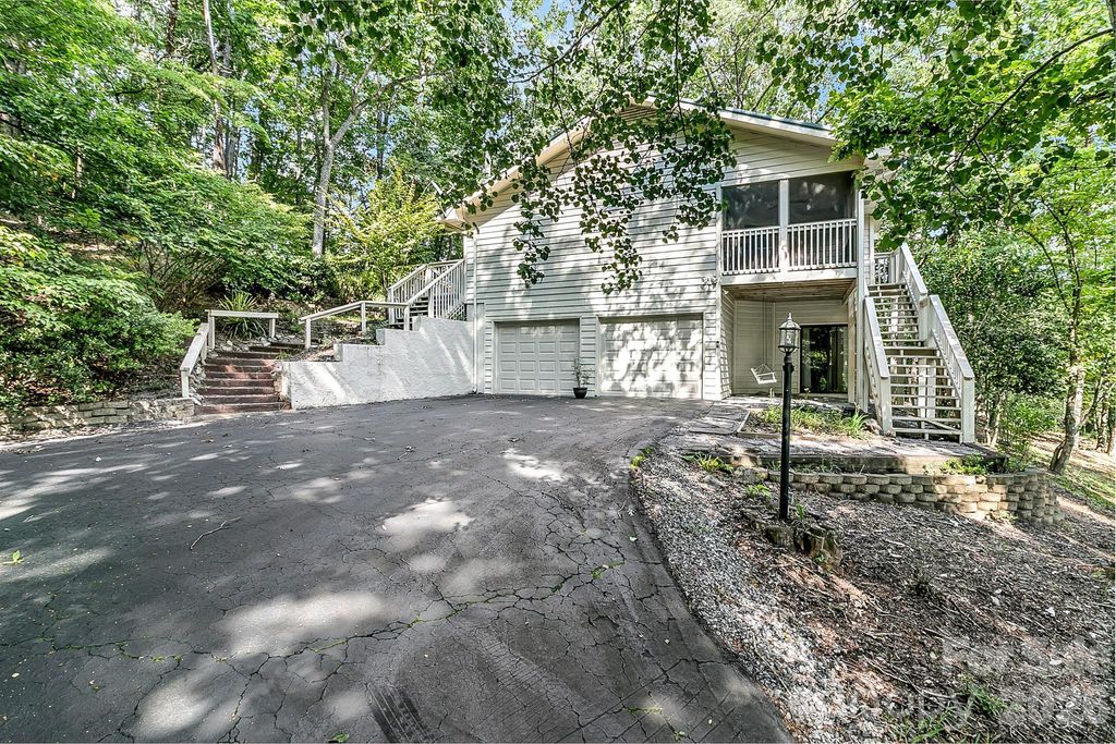 129 Melrose Court, Lake Lure, NC 28746