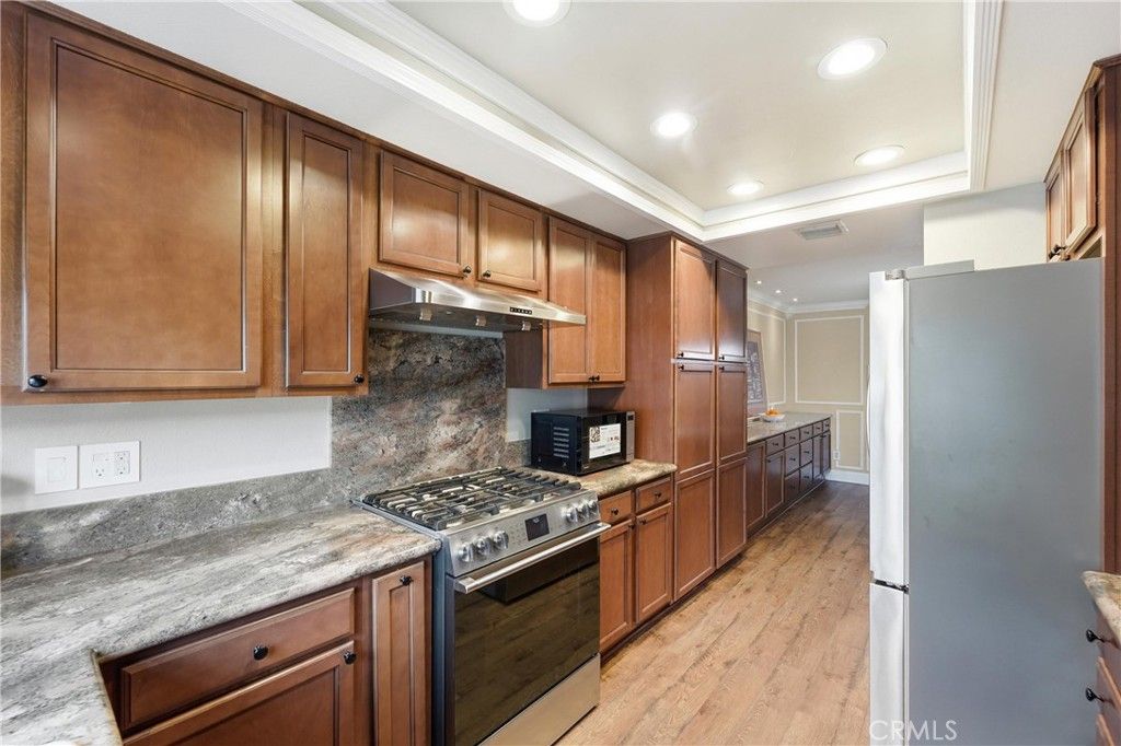Image 15 of property listing at 900 W Sierra Madre 94, Azusa, CA 91702