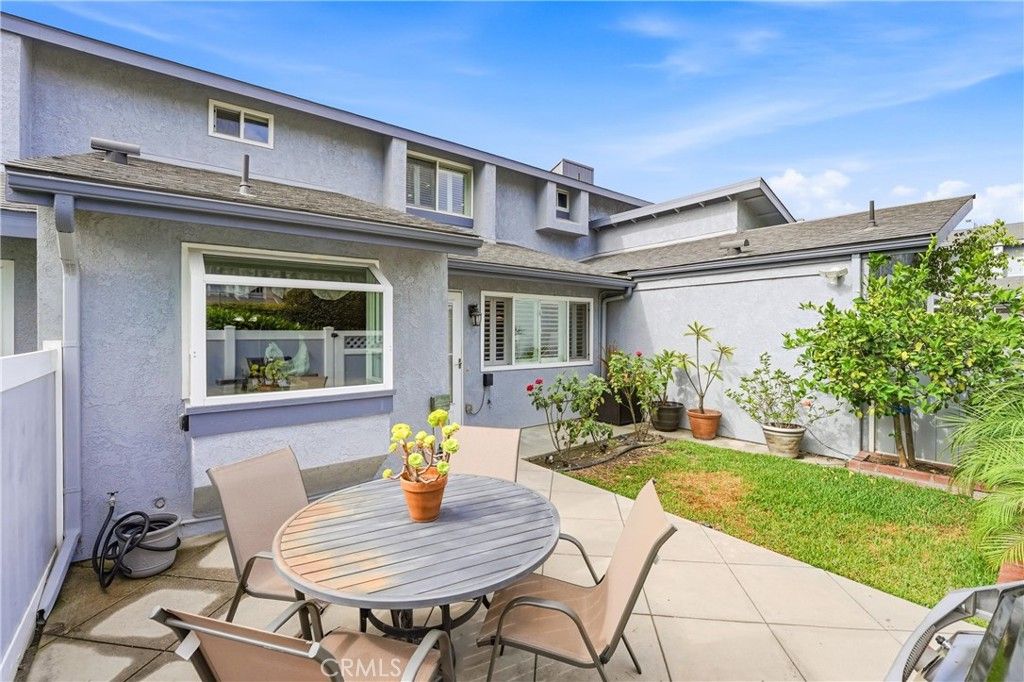 Image 2 of property listing at 900 W Sierra Madre 94, Azusa, CA 91702