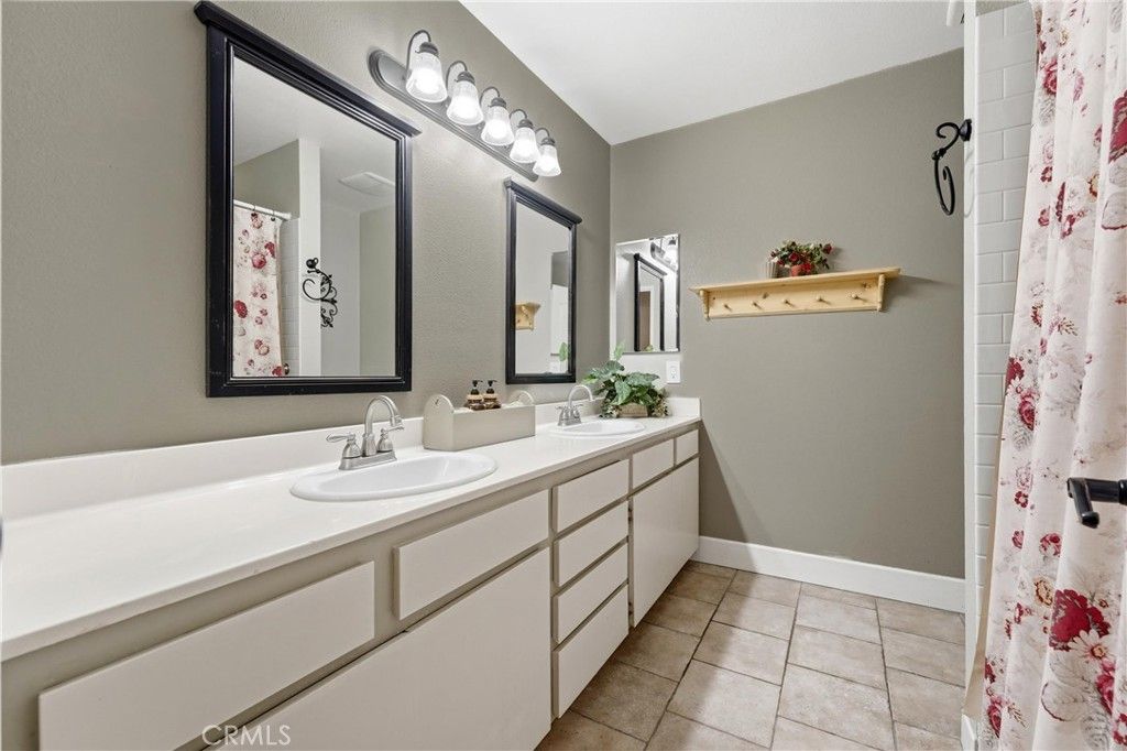 Image 26 of property listing at 900 W Sierra Madre 94, Azusa, CA 91702