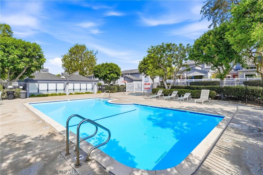 Image 27 of property listing at 900 W Sierra Madre 94, Azusa, CA 91702