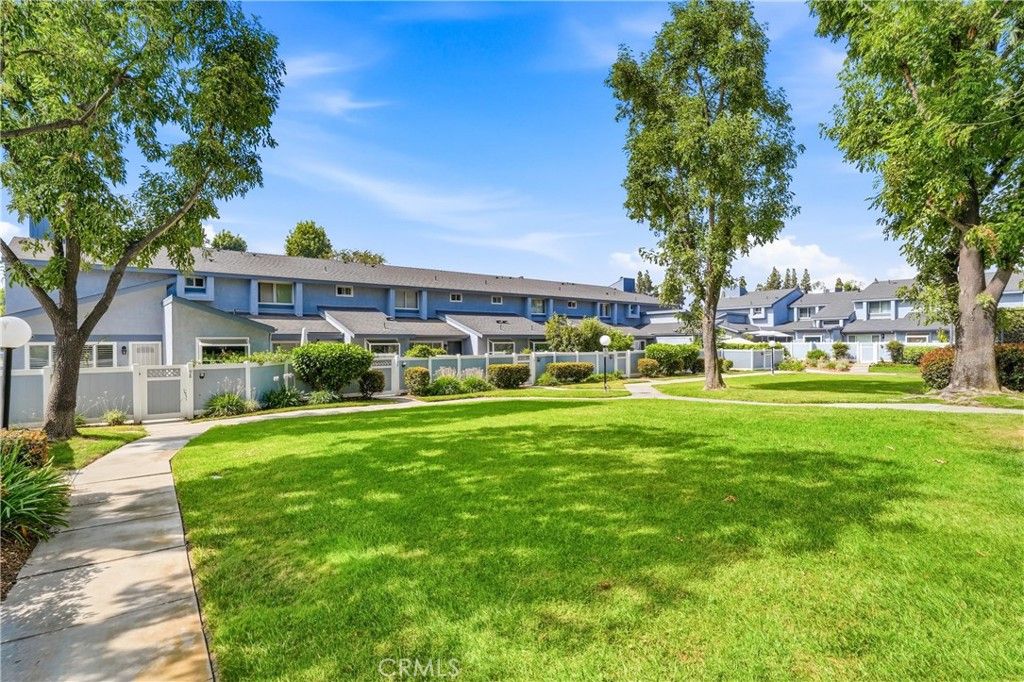 Image 32 of property listing at 900 W Sierra Madre 94, Azusa, CA 91702