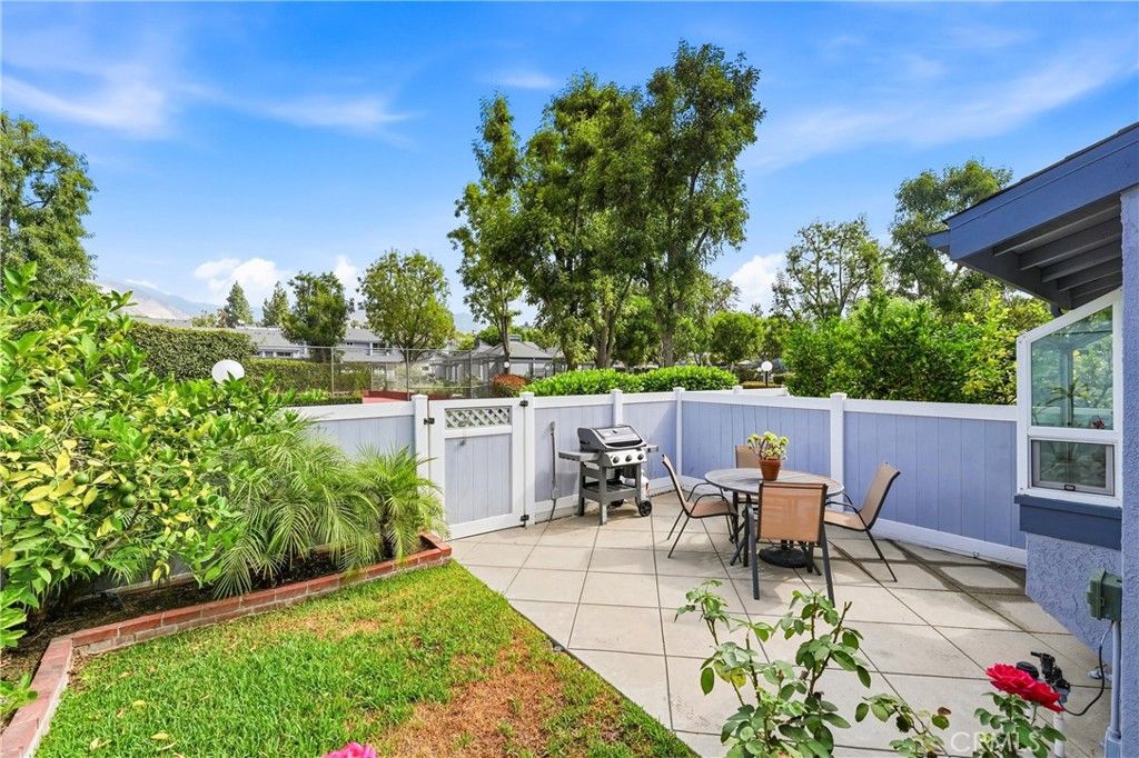 Image 5 of property listing at 900 W Sierra Madre 94, Azusa, CA 91702