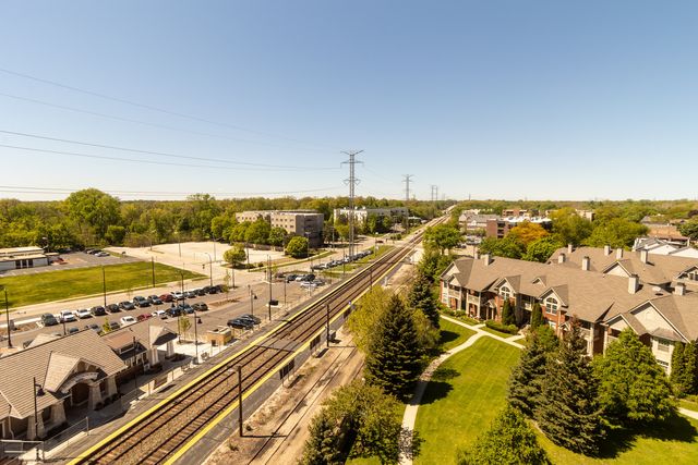 8440 Callie Avenue 606, Morton Grove, IL 60053