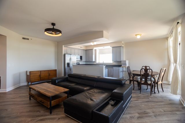 8440 Callie Avenue 606, Morton Grove, IL 60053