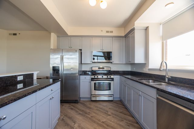 8440 Callie Avenue 606, Morton Grove, IL 60053
