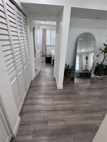 8550 Byron Ave 2G, Miami Beach, FL 33141
