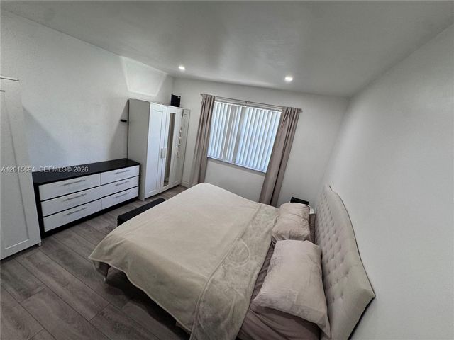 8550 Byron Ave 2G, Miami Beach, FL 33141