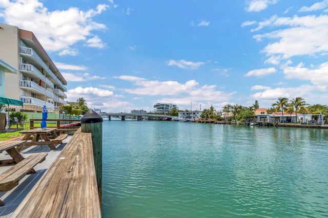8550 Byron Ave 2G, Miami Beach, FL 33141
