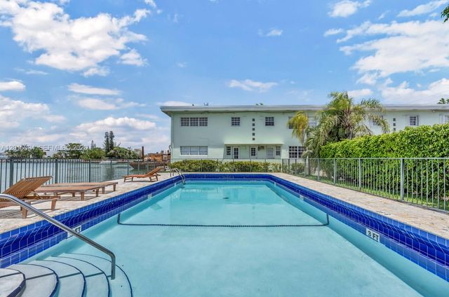 8550 Byron Ave 2G, Miami Beach, FL 33141