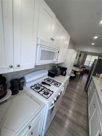 8550 Byron Ave 2G, Miami Beach, FL 33141