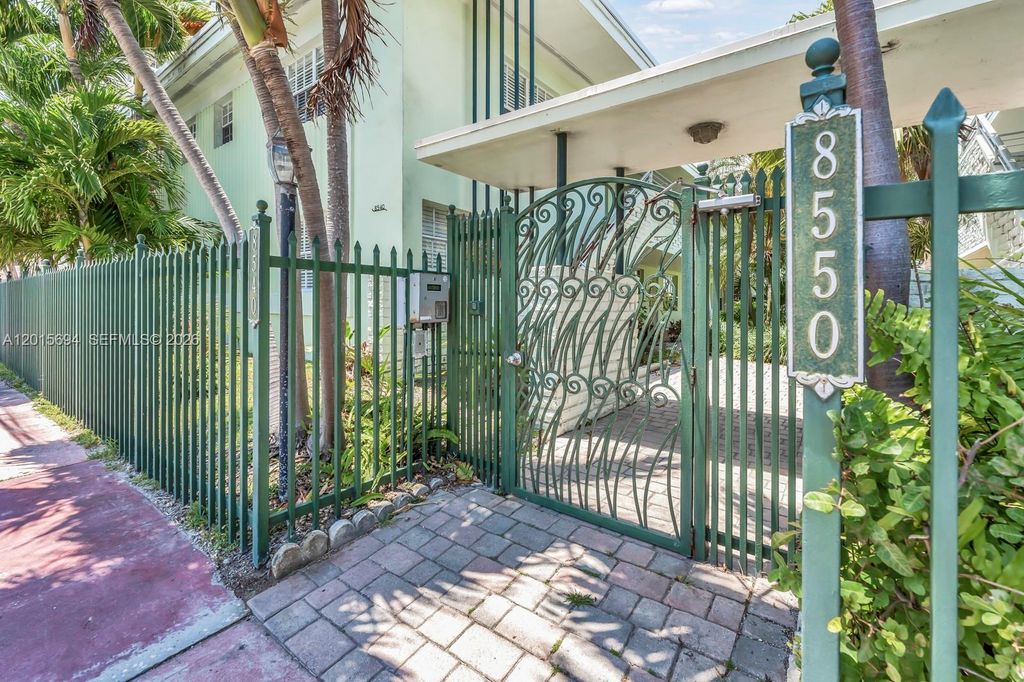8550 Byron Ave 2G, Miami Beach, FL 33141