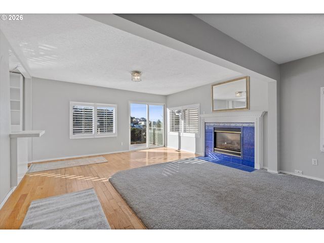 860 Sw 10TH St, Lincoln City, OR 97367