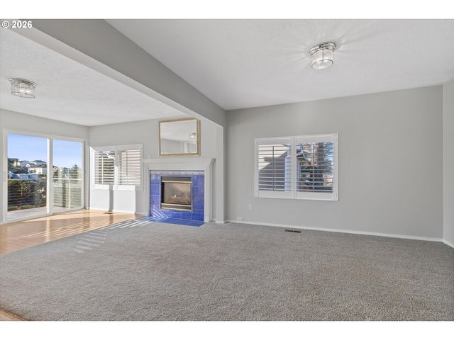 860 Sw 10TH St, Lincoln City, OR 97367