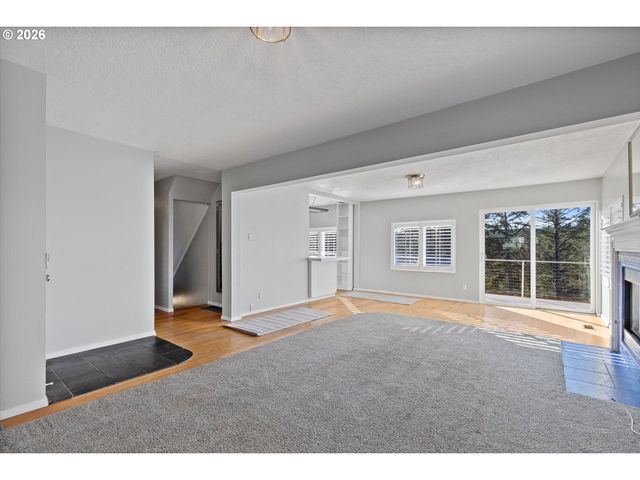 860 Sw 10TH St, Lincoln City, OR 97367