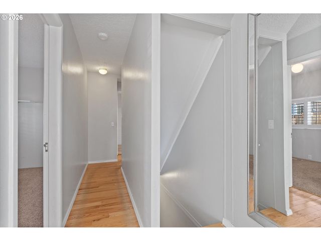 860 Sw 10TH St, Lincoln City, OR 97367