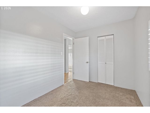 860 Sw 10TH St, Lincoln City, OR 97367