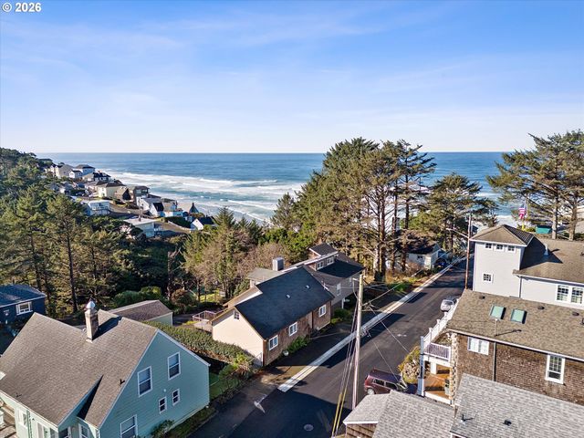 860 Sw 10TH St, Lincoln City, OR 97367