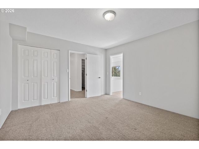 860 Sw 10TH St, Lincoln City, OR 97367