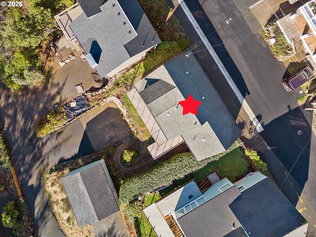 860 Sw 10TH St, Lincoln City, OR 97367