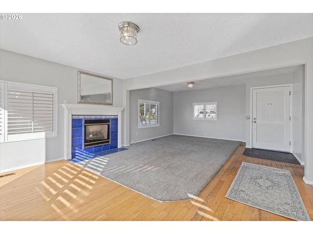 860 Sw 10TH St, Lincoln City, OR 97367