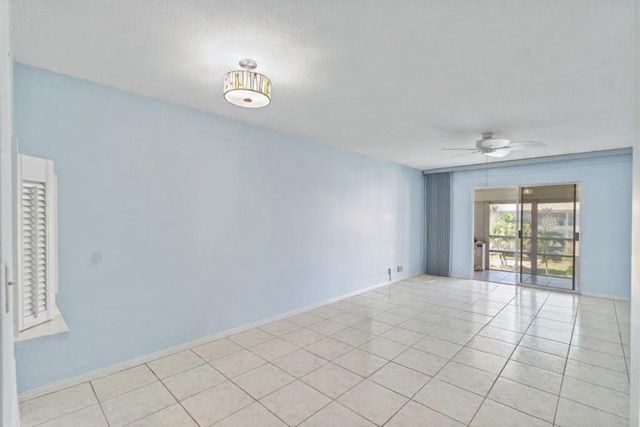 2050 NE 39th Street 302e, Lighthouse Point, FL 33064