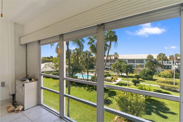 2050 NE 39th Street 302e, Lighthouse Point, FL 33064