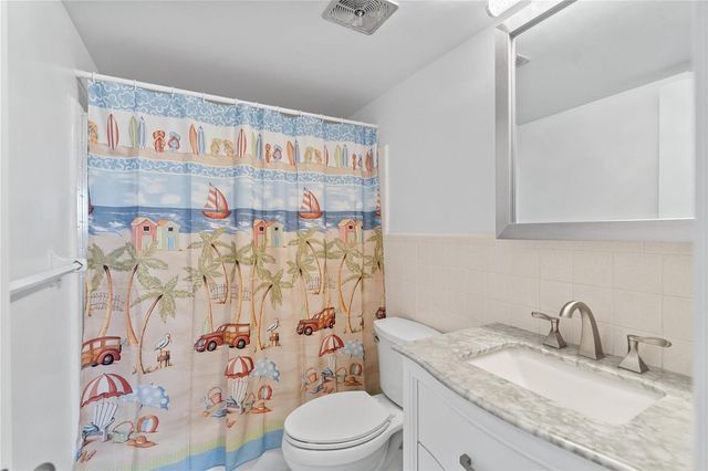 2050 NE 39th Street 302e, Lighthouse Point, FL 33064