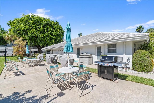 2050 NE 39th Street 302e, Lighthouse Point, FL 33064