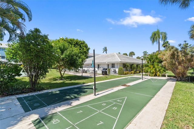 2050 NE 39th Street 302e, Lighthouse Point, FL 33064