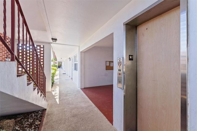 2050 NE 39th Street 302e, Lighthouse Point, FL 33064