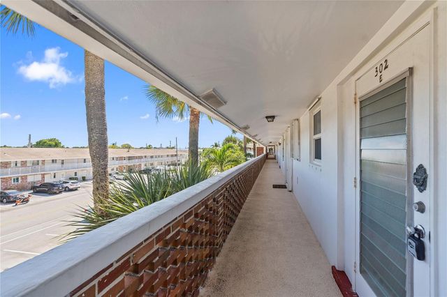 2050 NE 39th Street 302e, Lighthouse Point, FL 33064