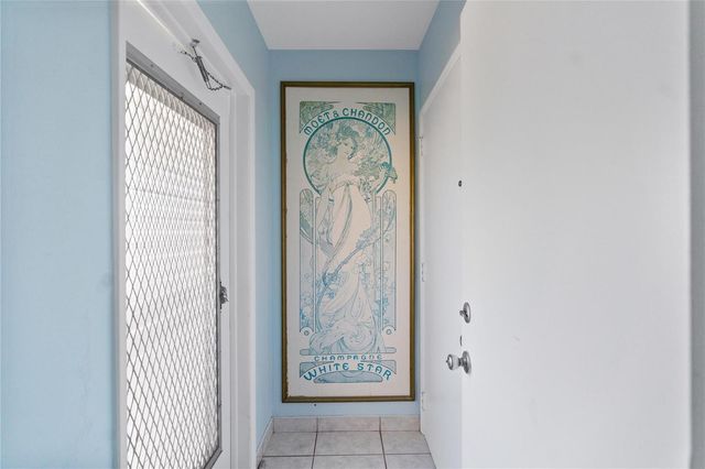 2050 NE 39th Street 302e, Lighthouse Point, FL 33064