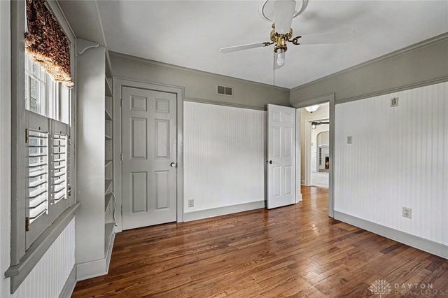 327 East Drive, Oakwood, OH 45419