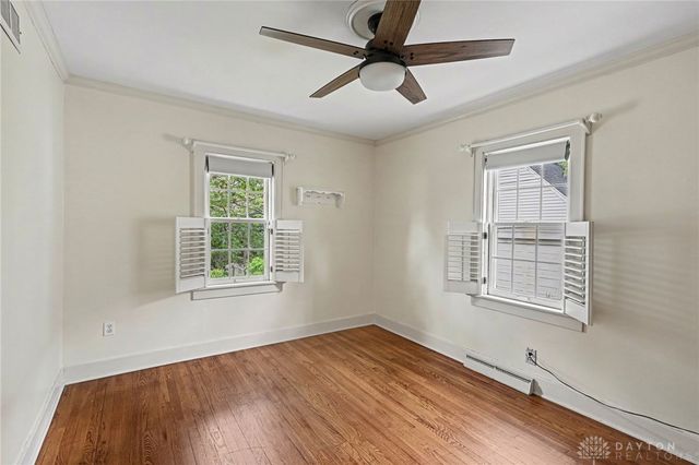 327 East Drive, Oakwood, OH 45419