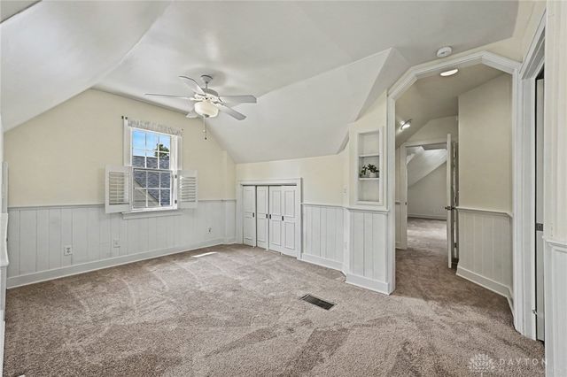 327 East Drive, Oakwood, OH 45419