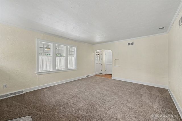 327 East Drive, Oakwood, OH 45419