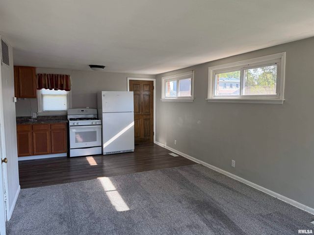 1402 SOMMERSET Street, Pekin, IL 61554