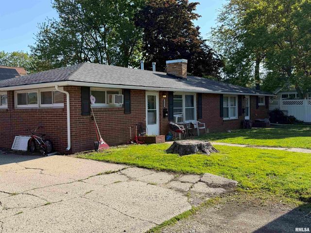 1402 SOMMERSET Street, Pekin, IL 61554